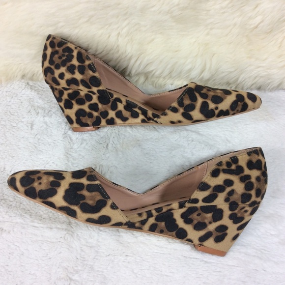 Journee Collection Leopard Wedge Pumps Size 8.5 - Picture 3 of 7